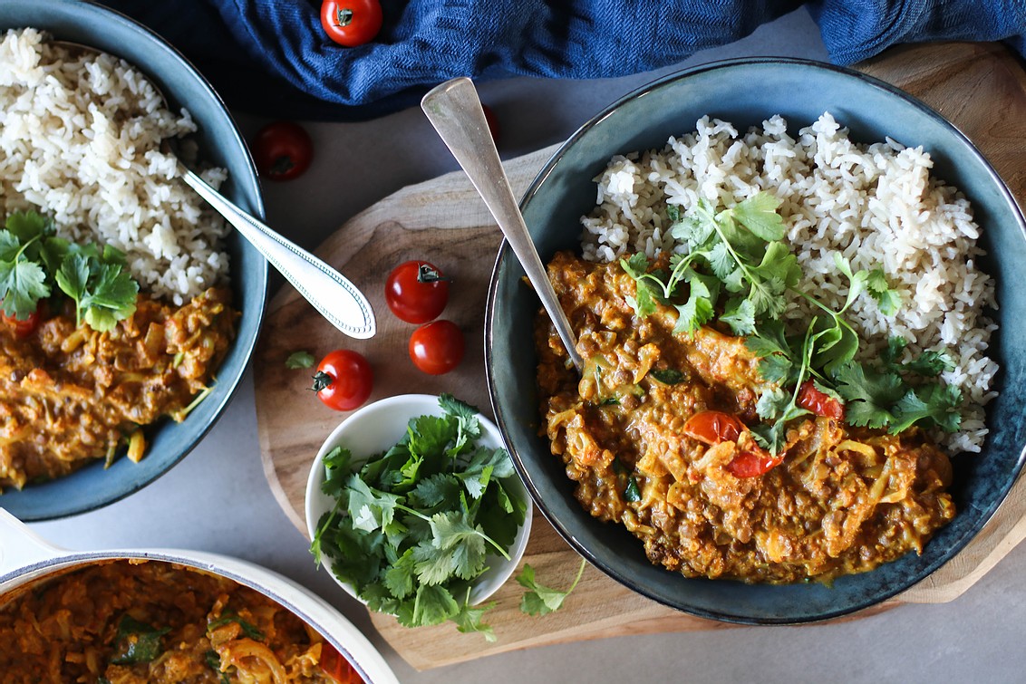 roasted cauliflower lentil curry with rice